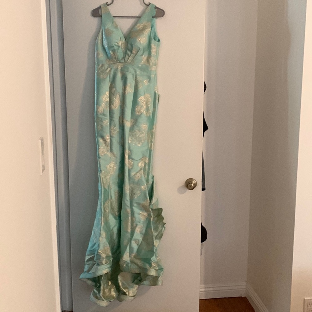 Albert Makali gown